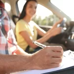 How to choose the right online driver's education course?